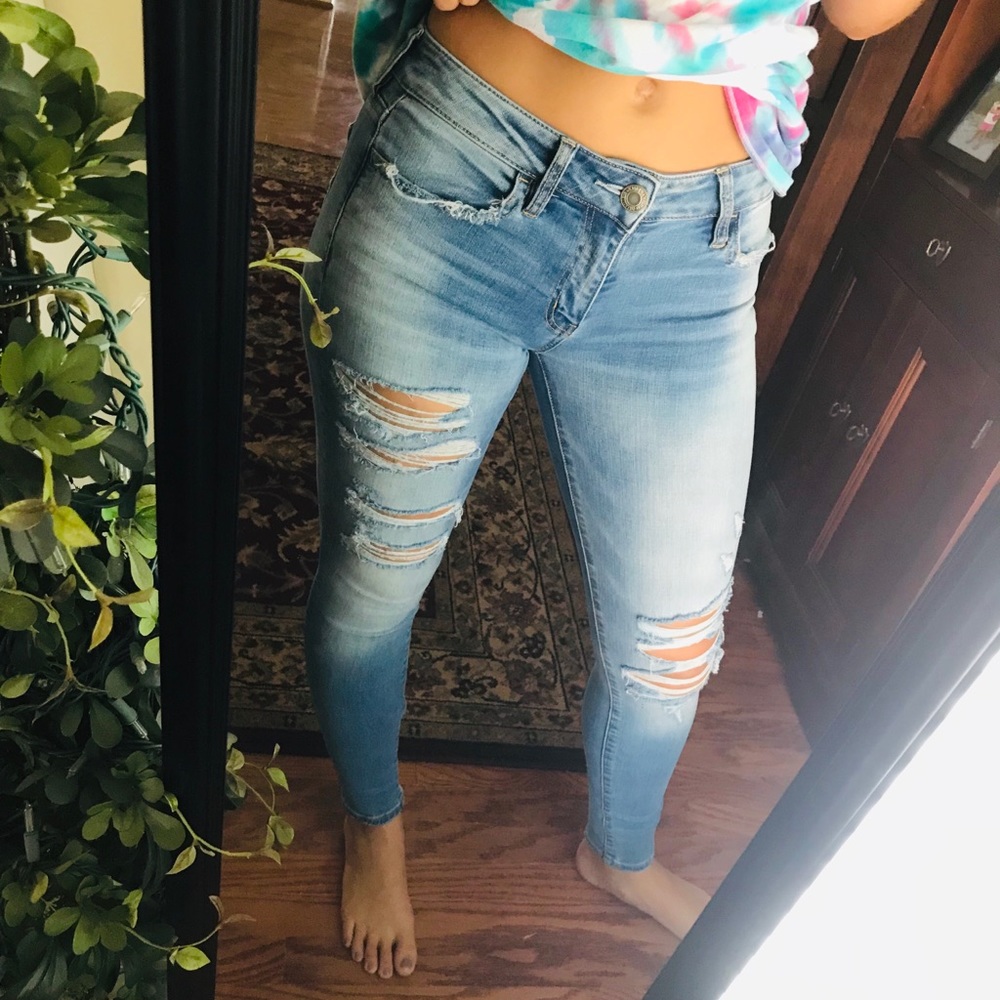 American Eagle distressed jeans